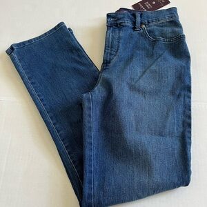New with tags Gloria Vanderbilt amanda Jeans